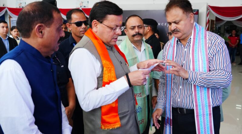 मुख्यमंत्री धामी ने स्वदेशी और नई जीएसटी दरों पर जनजागरूकता हेतु बाजार भ्रमण किया।