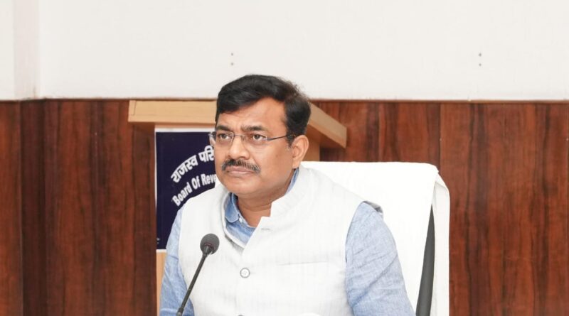 राजस्व परिषद अध्यक्ष ने निर्देश दिए – धारा 34 व 143 से जुड़े पुराने वादों का तीन माह में निस्तारण करें।