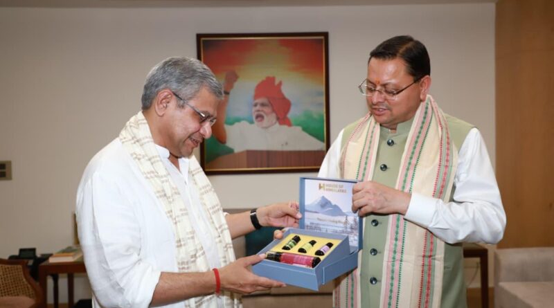 मुख्यमंत्री पुष्कर सिंह धामी ने केन्द्रीय रेल मंत्री अश्विनी वैष्णव से भेंट कर उत्तराखण्ड में रेल अवसंरचना के विकास पर चर्चा की।