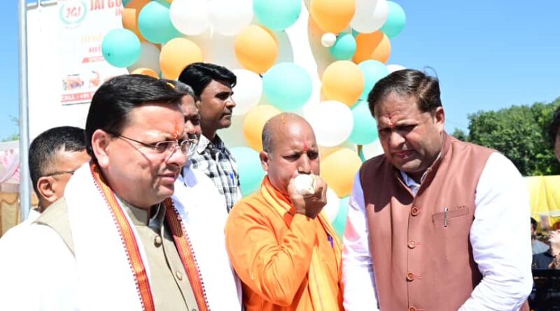 मुख्यमंत्री ने खटीमा में किया 215 फीट ऊँचे तिरंगे का लोकार्पण