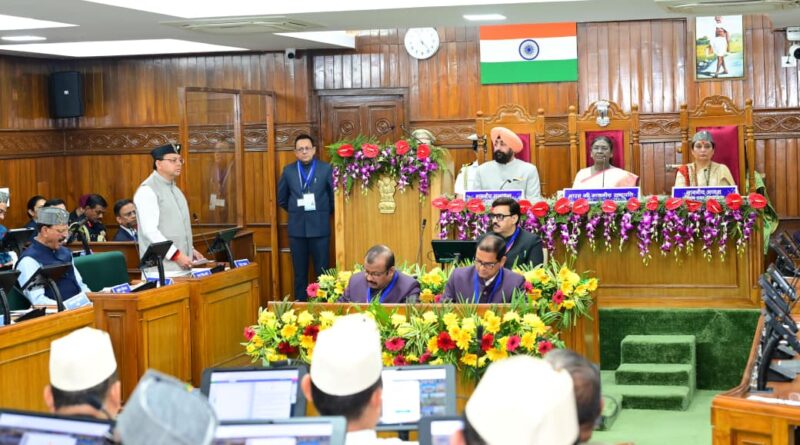 राष्ट्रपति द्रौपदी मुर्मु ने उत्तराखंड स्थापना रजत जयंती पर विधानसभा विशेष सत्र को संबोधित किया।