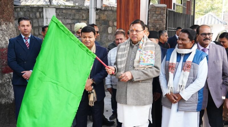 मुख्यमंत्री पुष्कर सिंह धामी ने मुख्यमंत्री कैम्प कार्यालय से ग्रामीण गढ़वाल समग्र स्वास्थ्य सेवा परियोजना के तहत मोबाइल मेडिकल यूनिट वाहनों को हरी झंडी दिखाकर रवाना किया।