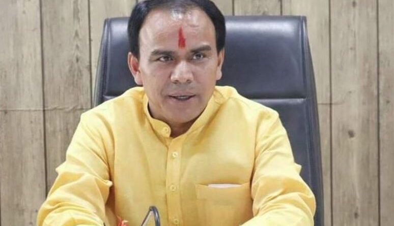 एक दर्जन प्राथमिक विद्यालयों का होगा पुनर्निर्माण- डाॅ. धन सिंह रावत