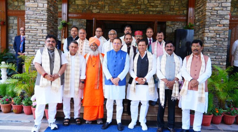 मुख्यमंत्री पुष्कर सिंह धामी से OBC वेलफेयर पार्लियामेंट्री कमेटी के प्रतिनिधिमण्डल ने भेंट की।