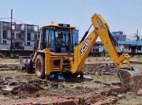 एमडीडीए की बड़ी कार्रवाई, अवैध निर्माणों पर चला प्रशासनिक बुलडोजर कई व्यवसायिक भवन सील