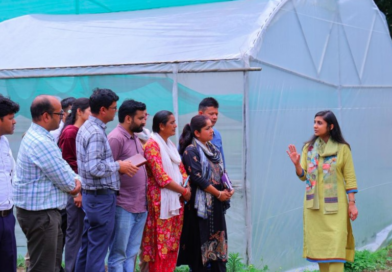 कोट और देवल में फूलों व सब्जियों की खेती से बदलेगी ग्रामीण अर्थव्यवस्था- जिलाधिकारी