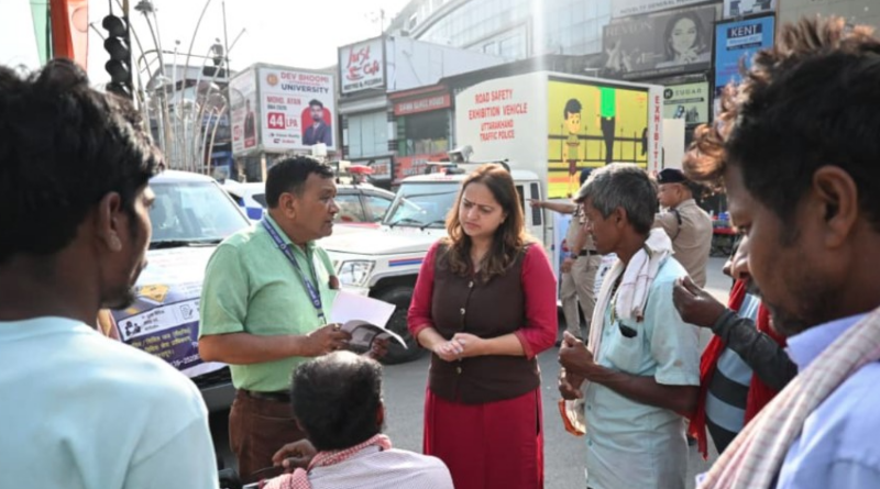 जिला विधिक सेवा प्राधिकरण, देहरादून द्वारा घण्टाघर में “सडक सुरक्षा जीवन रक्षा” अभियान के अंतर्गत जागरूकता अभियान