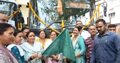 कोटद्वार से गोपेश्वर और ऋषिकेश एम्स के लिए शुरू हुई रोडवेज बस सेवा, विधानसभा अध्यक्ष ऋतु खण्डूडी भूषण ने दिखाई हरी झंडी