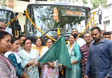 कोटद्वार से गोपेश्वर और ऋषिकेश एम्स के लिए शुरू हुई रोडवेज बस सेवा, विधानसभा अध्यक्ष ऋतु खण्डूडी भूषण ने दिखाई हरी झंडी