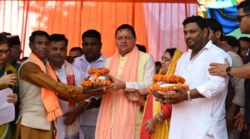 संत रविदास जयंती पर CM धामी ने किया समरसता संकल्प का आह्वान, कलश बंधन महारैली को दिखाई हरी झंडी