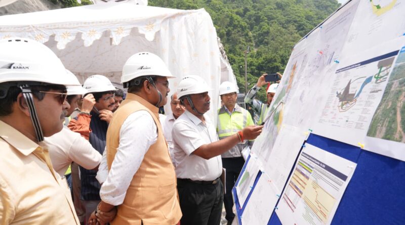 मुख्य सचिव आनन्द बर्द्धन ने किया लखवाड़ बहुउद्देशीय परियोजना का स्थलीय निरीक्षण