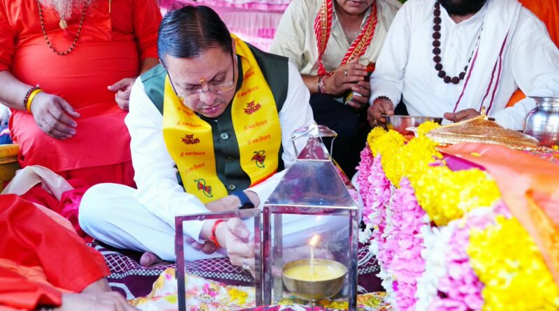 टपकेश्वर महादेव की भव्य शोभायात्रा में शामिल हुए मुख्यमंत्री पुष्कर सिंह धामी