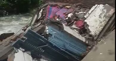 देहरादून में बारिश से बड़ा हादसा, करगी ग्रांट में दो दुकानें और एक मकान ढहा, लोगों में दहशत
