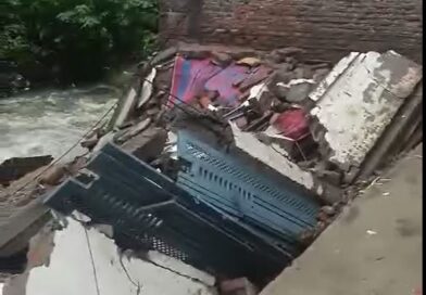देहरादून में बारिश से बड़ा हादसा, करगी ग्रांट में दो दुकानें और एक मकान ढहा, लोगों में दहशत