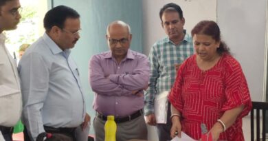 आयुक्त गढ़वाल ने सहसपुर में विशेष शिविरों का निरीक्षण कर एसआईआर कार्य की जानी प्रगति, मैपिंग से छूटे मतदाताओं से निर्धारित प्रमाण-पत्र शीघ्र प्रस्तुत करने की अपील