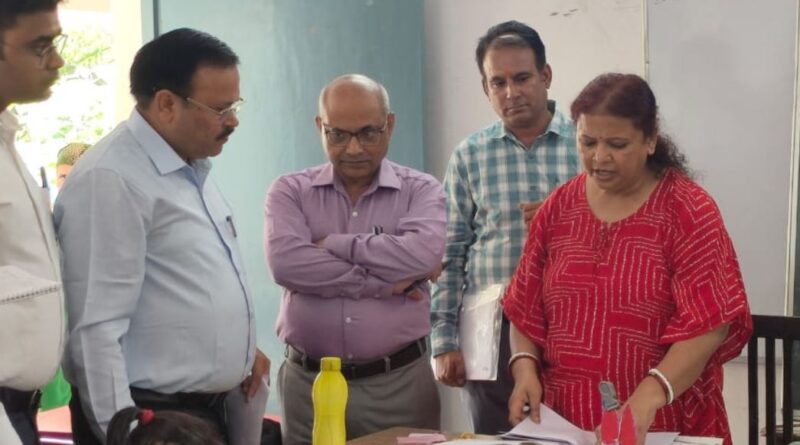 आयुक्त गढ़वाल ने सहसपुर में विशेष शिविरों का निरीक्षण कर एसआईआर कार्य की जानी प्रगति, मैपिंग से छूटे मतदाताओं से निर्धारित प्रमाण-पत्र शीघ्र प्रस्तुत करने की अपील