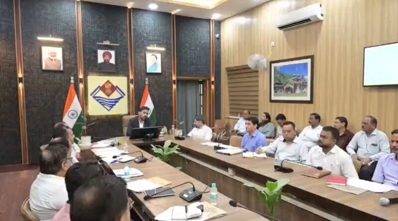 जिला योजना डीएम ने विभागों को दिए प्रगति बढाने के निर्देश, समयबद्ध ढंग से पूर्ण हों विकास कार्य, टेंडर एवं अन्य प्रक्रियाएं जल्द पूरी करने के निर्देश