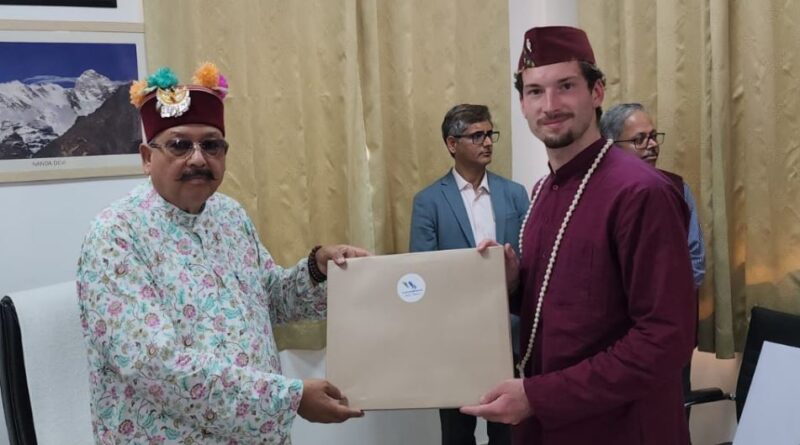 पर्यटन मंत्री महाराज से मिले साउथेम्प्टन विश्वविद्यालय, लंदन के छात्र-छात्राएं, भारतीय संस्कृति, उत्तराखंड के भोजन और व्यवस्थाओं की सराहना